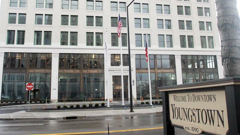 Doubletree By Hilton Youngstown Downtown Exterior photo